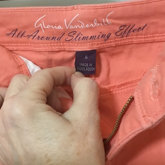 Gloria Vanderbilt Women’s Lillian Capri Pants Size 6 Bright Hibiscus - Picture 4 of 9